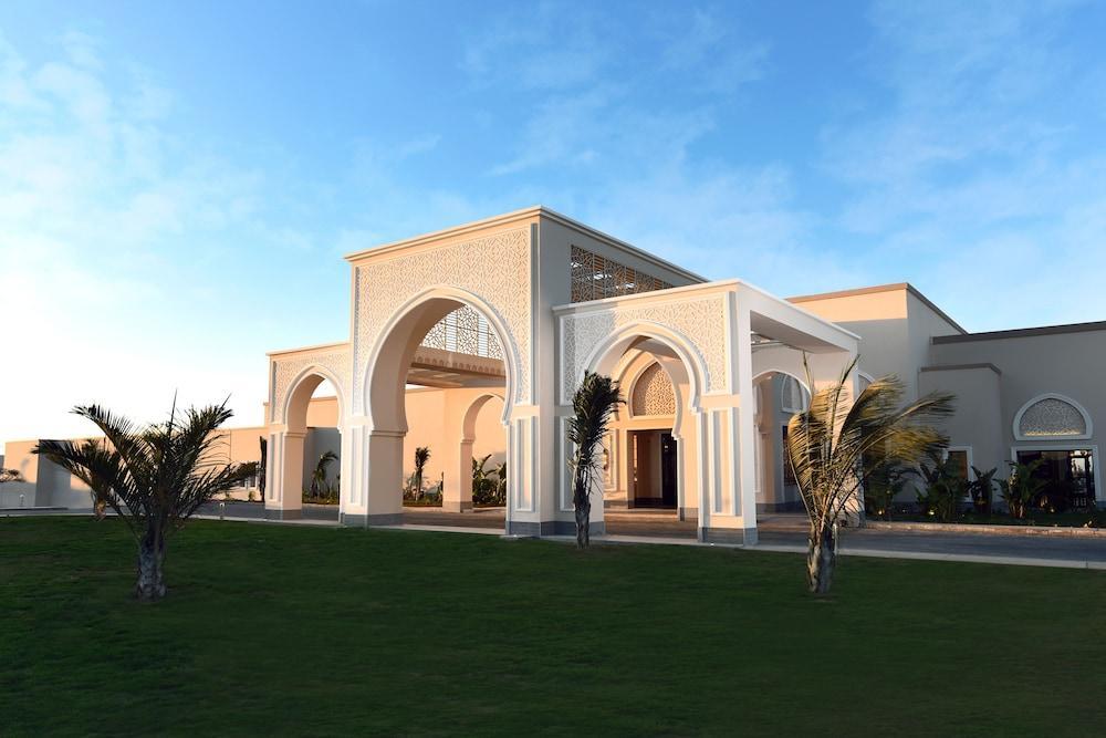 Steigenberger Resort Alaya Marsa Alam - Red Sea - Adults Friendly 16 Years Plus Coraya Bay Luaran gambar The main entrance of the university