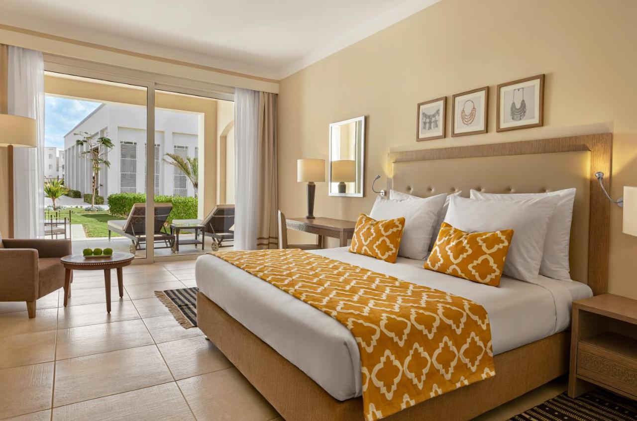 Steigenberger Resort Alaya Marsa Alam - Red Sea - Adults Friendly 16 Years Plus Coraya Bay Luaran gambar A bedroom at the Hilton Sharm El Sheikh